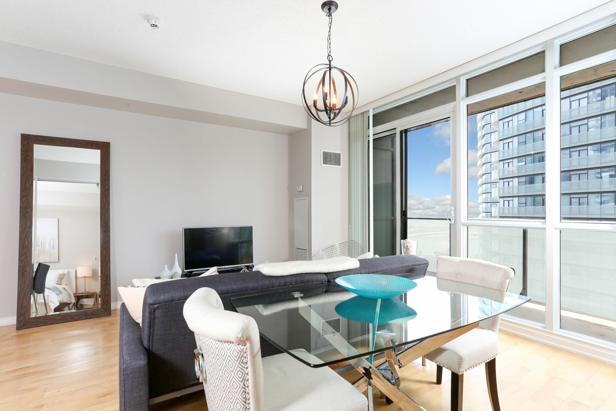 Mhs - Air Canada Center Hotel 4*