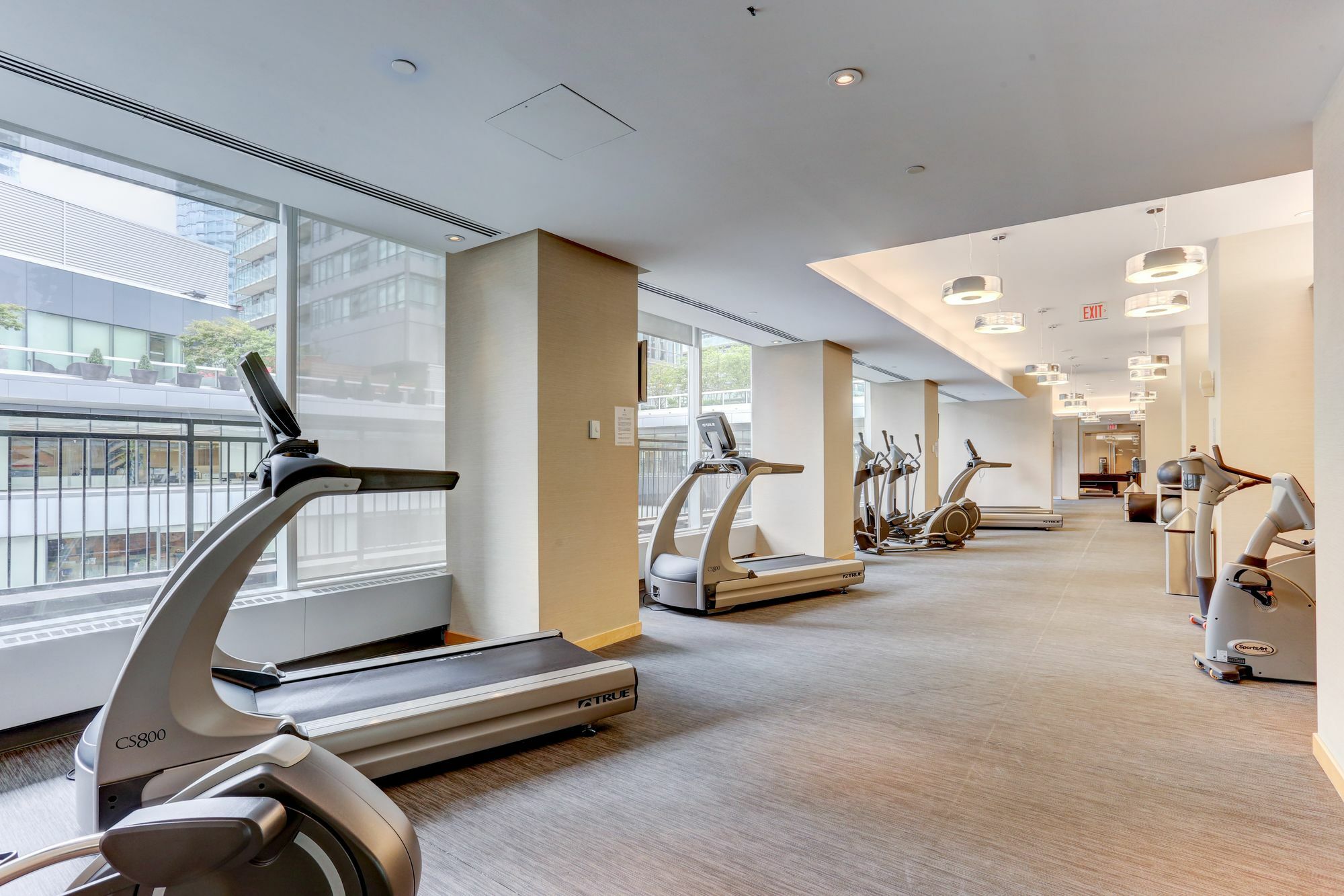 Mhs - Air Canada Center Hotel